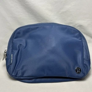 Lululemon Everywhere Gürteltasche 1 L Navy - Bild 1 von 6