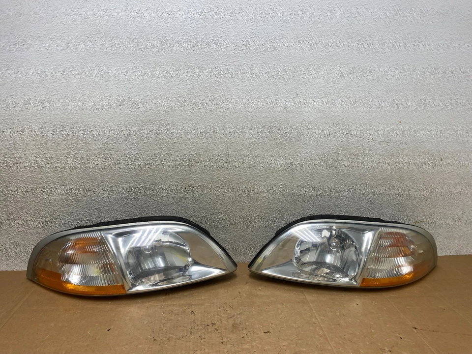 Faros halógenos izquierdo+derecho Ford Windstar 1999 a 2003 OEM V4989 DW Foto 1 de 4