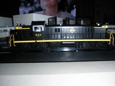 Erie          RS-3 ph2                     w/ DCC & Sound  # 918 - Image 1 of 4