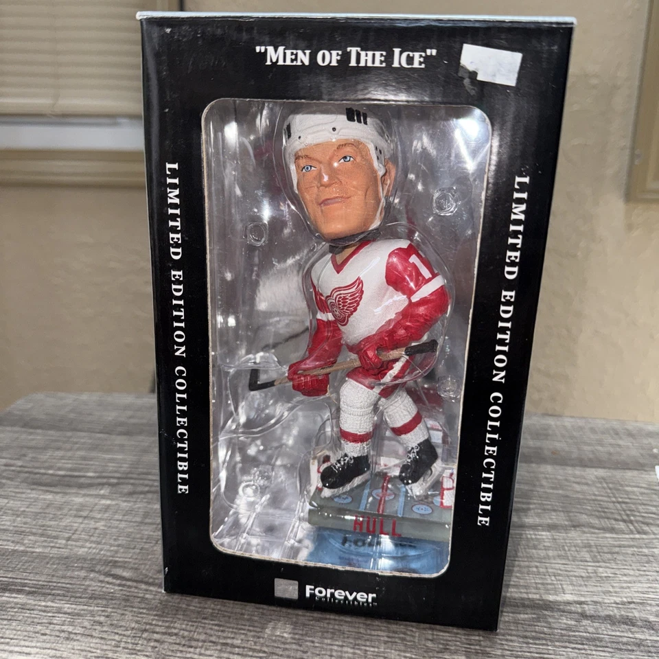 BRETT HULL DRW 2002 FOREVER "MEN OF THE ICE" NHL Bobblehead NIB  MINT!! - Image 1 of 3