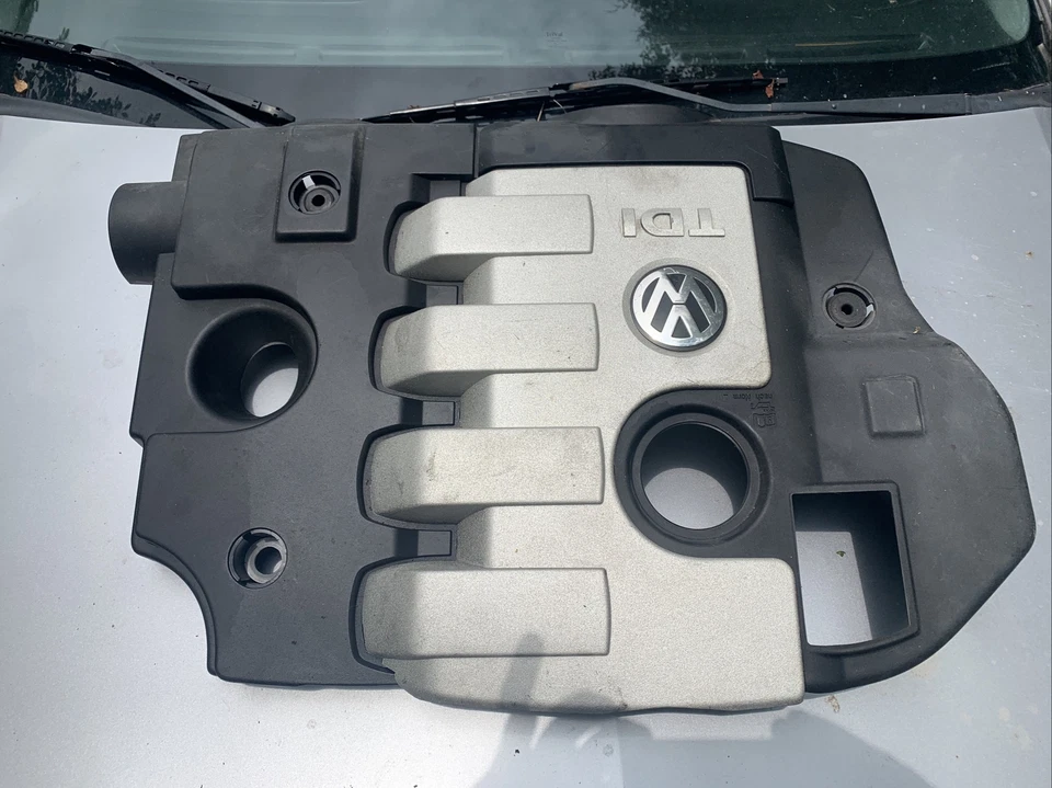 VW PASSAT Variant B5 2004-5 Motor Plástico Decorativo 038103925EA Foto 1 de 4