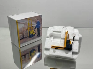 NZG 580 JUNGHEINRICH TYP EJC 110 ELECTRIC PEDESTRIAN STACKER -1:25- GOOD IN BOX - Picture 1 of 7