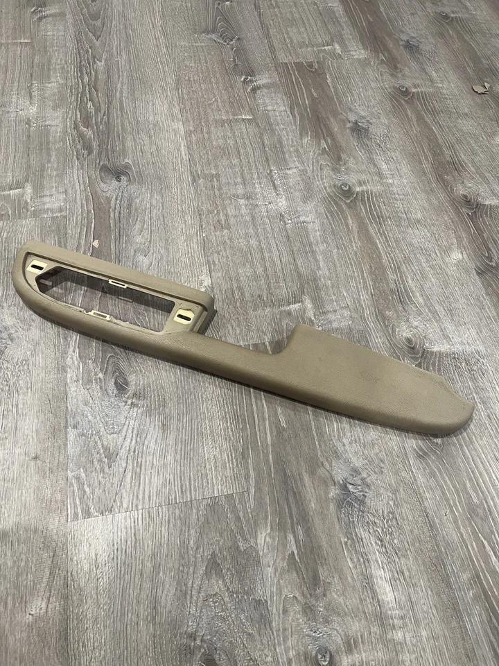 Chevrolet GMC 2007-2009 reposabrazos panel puerta beige/bronceado pasajero derecho Foto 1 de 4