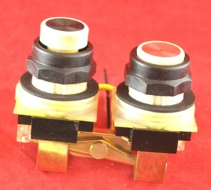 Square D Interlocked Push Buttons 9001-KR11U with 2 KA2 N.O. Contacts KR7GRH7 - Picture 1 of 8