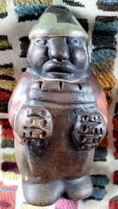 VTG CHILEAN FOLKART WHISTLE/FLUTE (OCAVINA) PLAYER - CLAY MAN FIGURE (4"T) - Picture 1 of 12