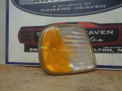 LUZ INTERMITENTE DELANTERA FORD EXPEDITION DERECHA DERECHA DIESTRO 97 98 99 00 01 02 04 Foto 1 de 2