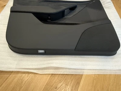 Panel de puerta delantera izquierda Tesla Modelo Y 2025 OEM daños menores P2000294-00-C Foto 1 de 4