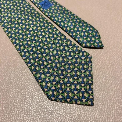 Traje de Negocios Hermes Patrón H Rayas Seda Corbata Verde Alta Marca Usado Foto 1 de 4