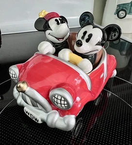 DISNEY Minnie e Topolino Retro Auto Sale e Pepe Shaker Magnetico - Foto 1 di 11