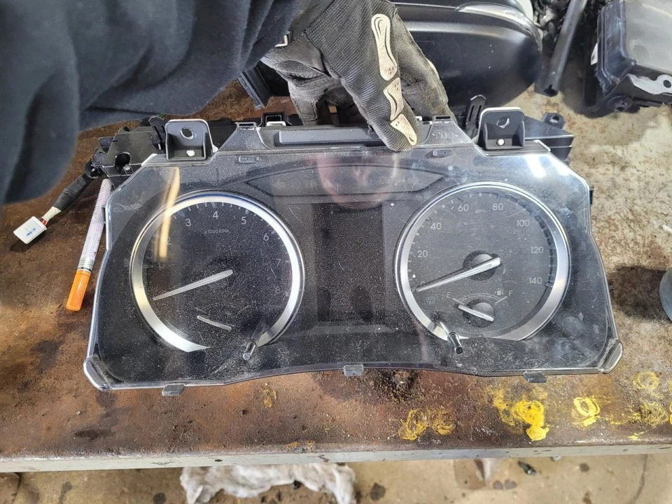 Speedometer Cluster MPH ID 83800-0E811 Fits 17-19 HIGHLANDER 2015522 Foto 1 de 3