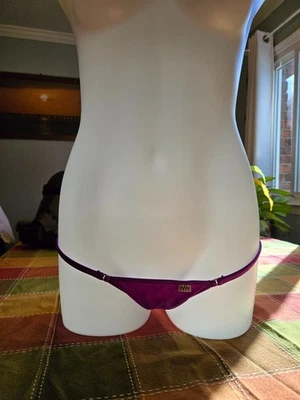 Tanga Wicked Weasel 449 Matt Lycra parte inferior púrpura XL Nuevo con etiquetas Foto 1 de 2