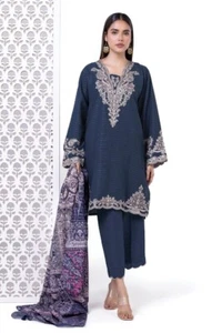 KHAADI 3-teiliger bestickter Rasen Kameez Shalwar & Dupatta pakistanischer Designer - Bild 1 von 2
