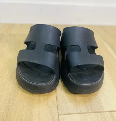 Sandalias Crocs para mujer talla 9 negras plataforma escapada correa en H, cuña Foto 1 de 4