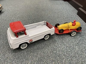 VINTAGE NYLINT PRESSED STEEL RACE TEAM SET c1960 original condition. - Picture 1 of 5