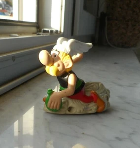 ASTERIX FIGURE FIGURINE - Picture 1 of 3