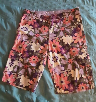 Pantalones cortos con flores de gloria descoloridas para niñas talla 12 Foto 1 de 4