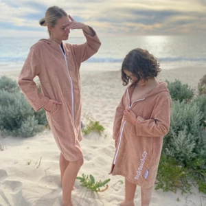 Sand Shell Design Hooded towel Back Beach Co - Picture 1 of 4