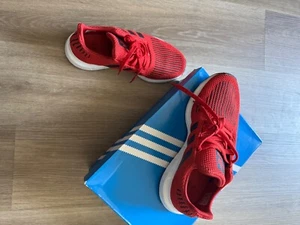 Adidas Originals Swift Run J Sneakers  Red Black White Men's 7 or Women's 8.5 - Picture 1 of 7