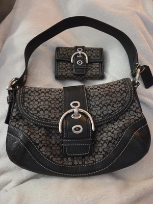 Cartera y billetera Coach F10925 PEQUEÑA vintage Soho Y2K negra firma C de lona Foto 1 de 4