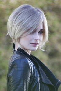 Dimples Alexandra Wig. New Burgundy. - Picture 1 of 4
