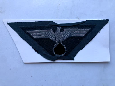 aquila da petto per giacca tedesca IIWW - No Elmetto - Immagine 1 di 2