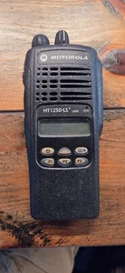 MOTOROLA HT1250LS+ 136-174 MHZ VHF AAH25KDF9DP7AN 5W DARMOWE PROGRAMOWANIE - Zdjęcie 1 z 2