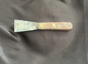 VINTAGE WOOD HANDLE PUTTY KNIFE STIFF BLADE - Picture 1 of 2