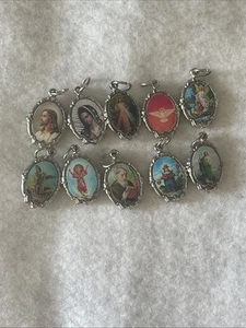 Lot Of 10 Religious Medals Pendants Charms Jesus, Virgin Mary, Holy Spirit Plus - Picture 1 of 17