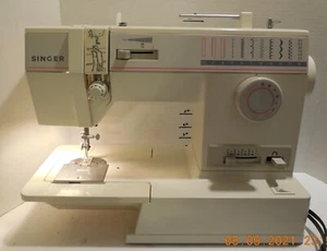 Singer Sewing Machine Model 9008 PINK Stylist ZigZag with Foot pedal - Picture 1 of 13