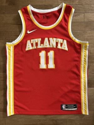 Camiseta Trae Young Atlanta Hawks masculina 52 XL Nike Swingman NBA vermelha - Imagem 1 de 4