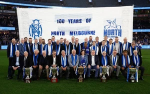 North Melbourne KANGAROOS 100 YEARS AFL LEGENDS A4 LAMINATED POSTER & A BONUS ? - Picture 1 of 5