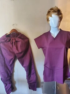 Fashion Unisex V-Neck, Stacked Pants, Deep Pockets Medical Scrub Uniform.... - Bild 1 von 12