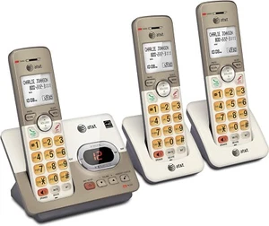 AT&T Expandable Cordless Phone System Answering Machine 3 Handsets Backlit Keys - Picture 1 of 11