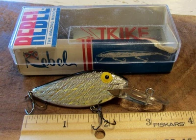 Rebel Shad Strike DR2061-01 Silver with Black Back Diving Crankbait Lure NEW - Image 1 of 4