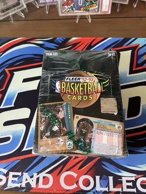 1992-93 FLEER SERIES 1 Pack Factory Sealed Wax Michael Jordan, Pro Visions, NBA - Image 1 of 3