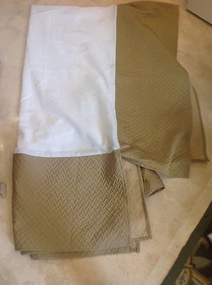  KING SIZE DUST RUFFLE AND 2 PILLOWS MATCHING  GOLD LATTICE DESIGN EUC - Image 1 of 4