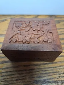 VINTAGE HOLZ GESCHNITZTE SCHMUCKSCHATULLE - Bild 1 von 7