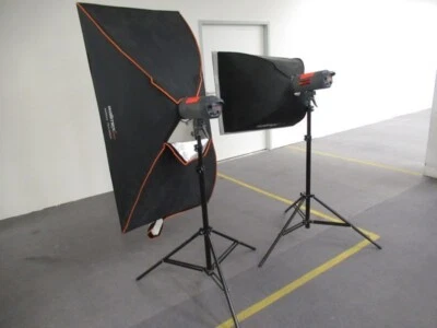2x WALIMEX VC-600 Excellence+, 2 Softboxen, 2x Dreibeinstative, 1x Blitzauslöser - Bild 1 von 4