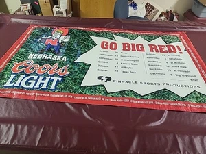 Großes Nebraska Huskers Football Vinyl Banner COORS LIGHT HERBY Spielplan. - Bild 1 von 9