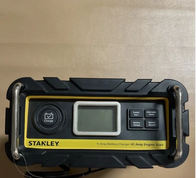 Cargador de batería STANLEY totalmente automático 15 amperios arranque motor 40 amperios Foto 1 de 2