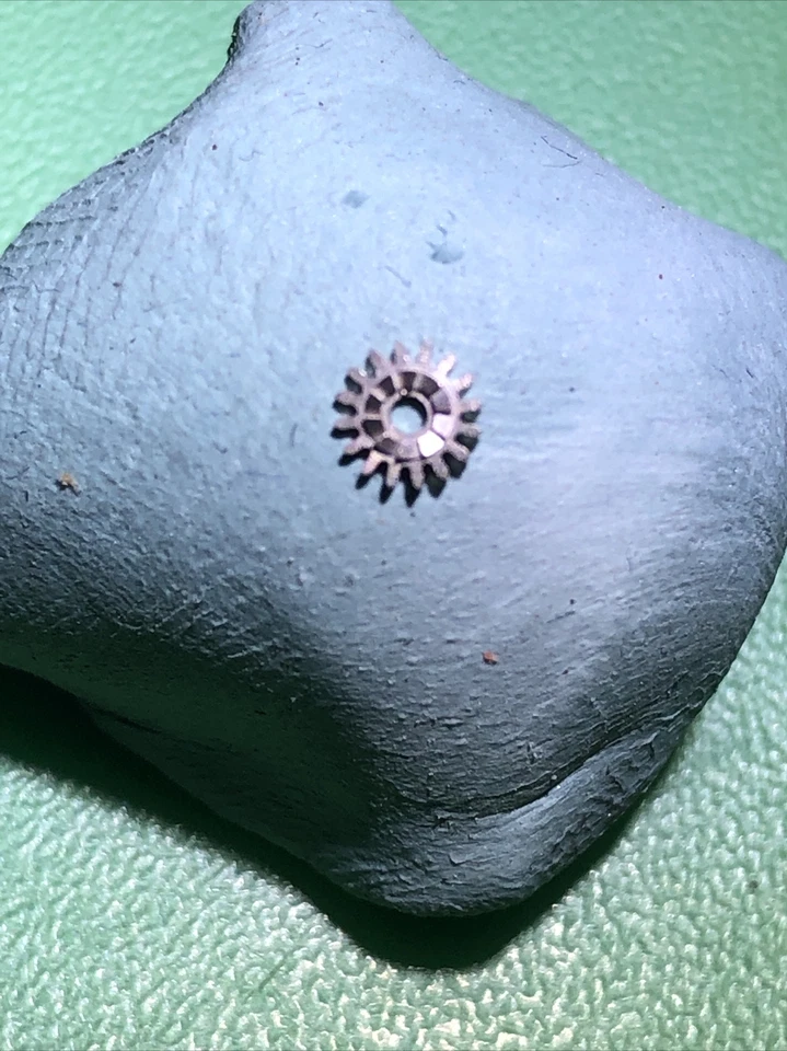 Kasper 900  pinion winding. x 1, Swiss Made Old New Stock Free Post - Image 1 of 1