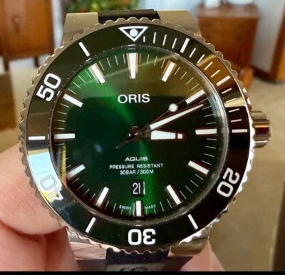 Oris Aquis relógio masculino automático mostrador verde borracha preta mergulhadores 01 733 7730 4157 - Imagem 1 de 4