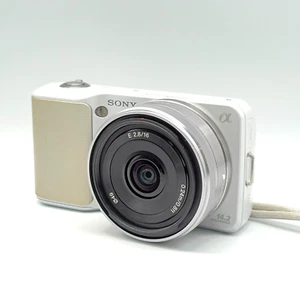 SONY Alpha NEX-3 F2.8 16mm Mirrorless Camera From Japan - Picture 1 of 8