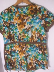 koi Scrub Top Brown with tie on the side Small - Picture 1 of 5