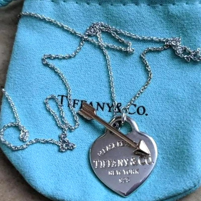 Collar Tiffany & Co Return to Tiffany Lovestruck Corazón Flecha 18" Plata 925 Foto 1 de 4