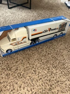 Nylint mills fleet farm Pressed Steel Semi truck NEW - Picture 1 of 7