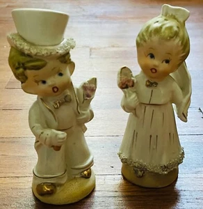 Vintage bride and groom salt and pepper shakers (One hand missing) -J - Picture 1 of 3