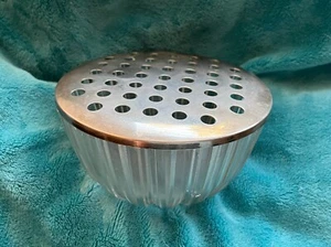 VINTAGE RIBBED GLASS FLOWER BOWL WITH SILVERPLATE FLOWER FROG OR POTPOURII BOWL - Picture 1 of 5