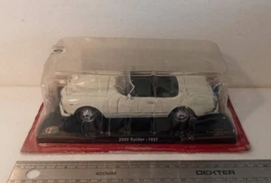 ALFA ROMEO 2000 bianco 1957 - 1/24 Leo Models - Centenary Hachette Blister Edic. - Foto 1 di 19