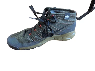 Size 11 - Nike Flyknit Chukka Sneaker Boot Hologram Green/black - Image 1 of 4